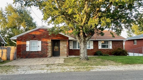 Photo of 1901 15th Avenue, Parkersburg, WV 26101 (MLS # 5240858)