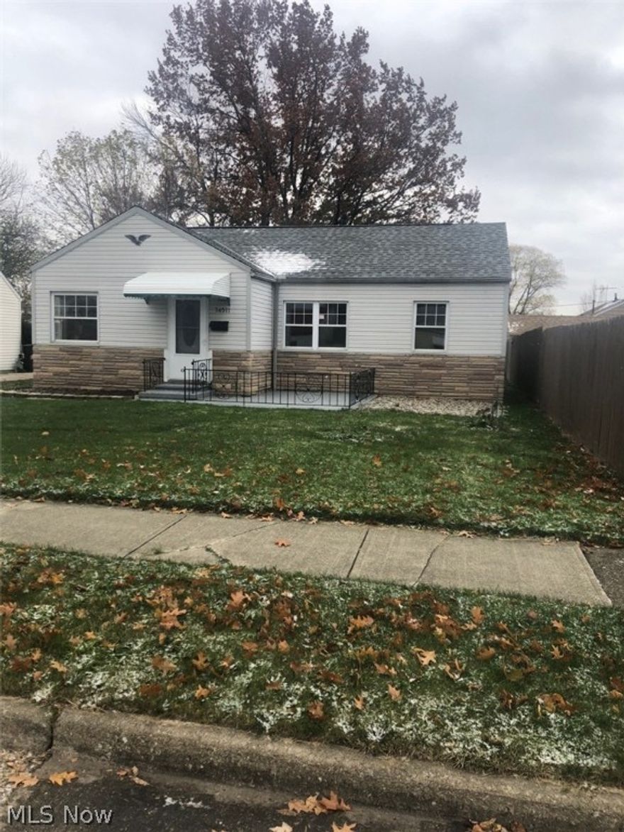 Fantastic West Park Cape Cod!! This completely remodeled 3 bedroom home has it all. This home has a real nice open and comfortable feel! This home
comes with all appliances including washer and dryer. Recent improvements include new electric panels, water tank, kitchen cabinets and counters accented by a tiled backsplash, faucet and sink, New roof, all light fixtures, carpet, ceramic tile in the kitchen and dining room to name a few. Bathroom was completely
renovated and offers a brand new tub, faucets, vanity, lights, and tile floors and tub surround. There is a nice partially enclosed patio off the rear of the home
and to the front a second nice size concrete patio to relax on. Located on a quiet street and easy access to the highways and downtown. Schedule your private
showing today!