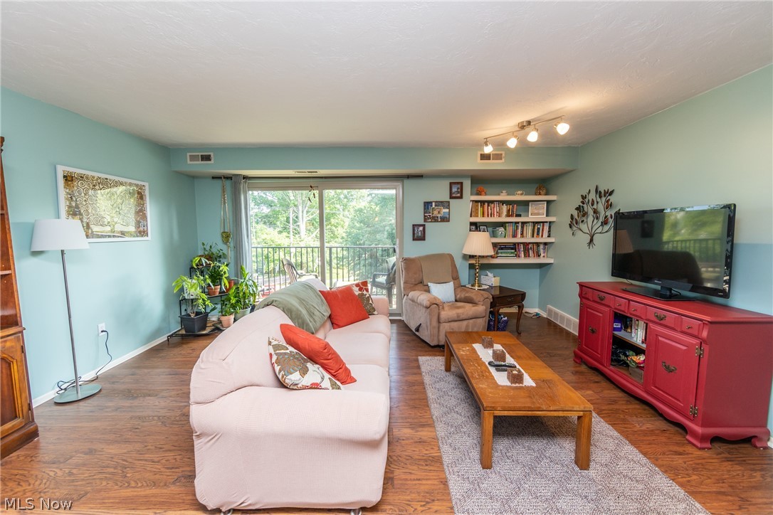 Richard Hilliard Condo - Residential