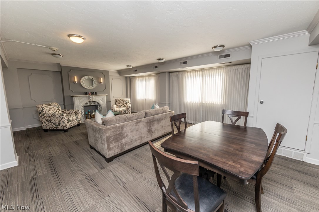 Richard Hilliard Condo - Residential