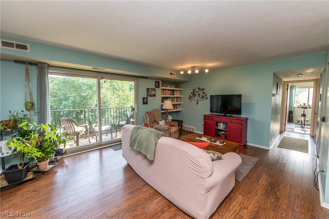 Richard Hilliard Condo - Residential