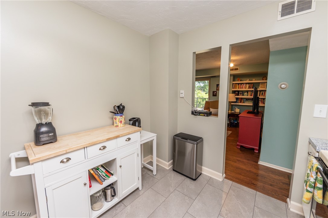 Richard Hilliard Condo - Residential