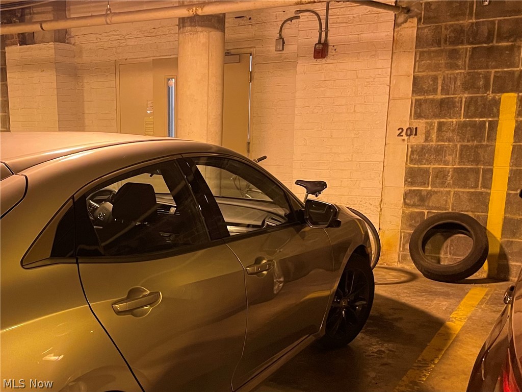 Richard Hilliard Condo - Residential