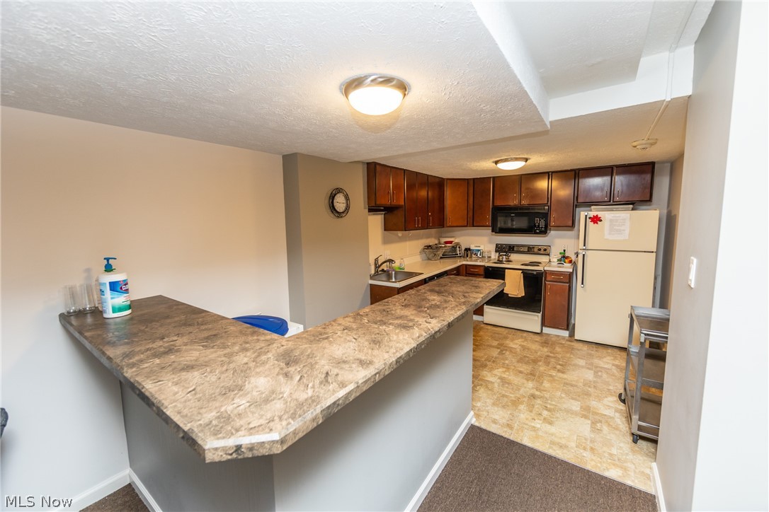 Richard Hilliard Condo - Residential