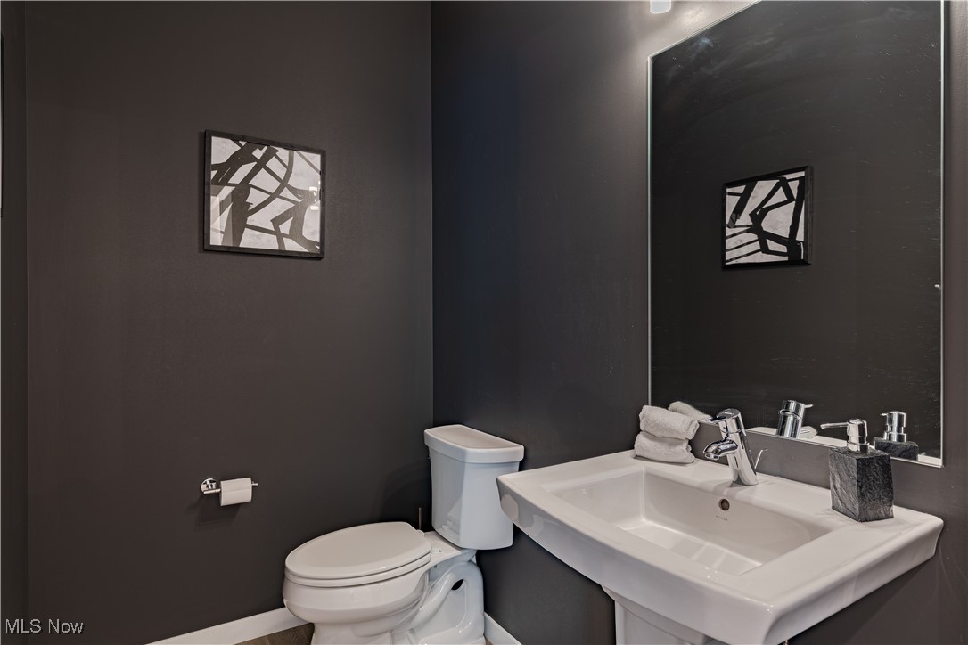 2412 Richmond Road, Beachwood, Ohio image 24