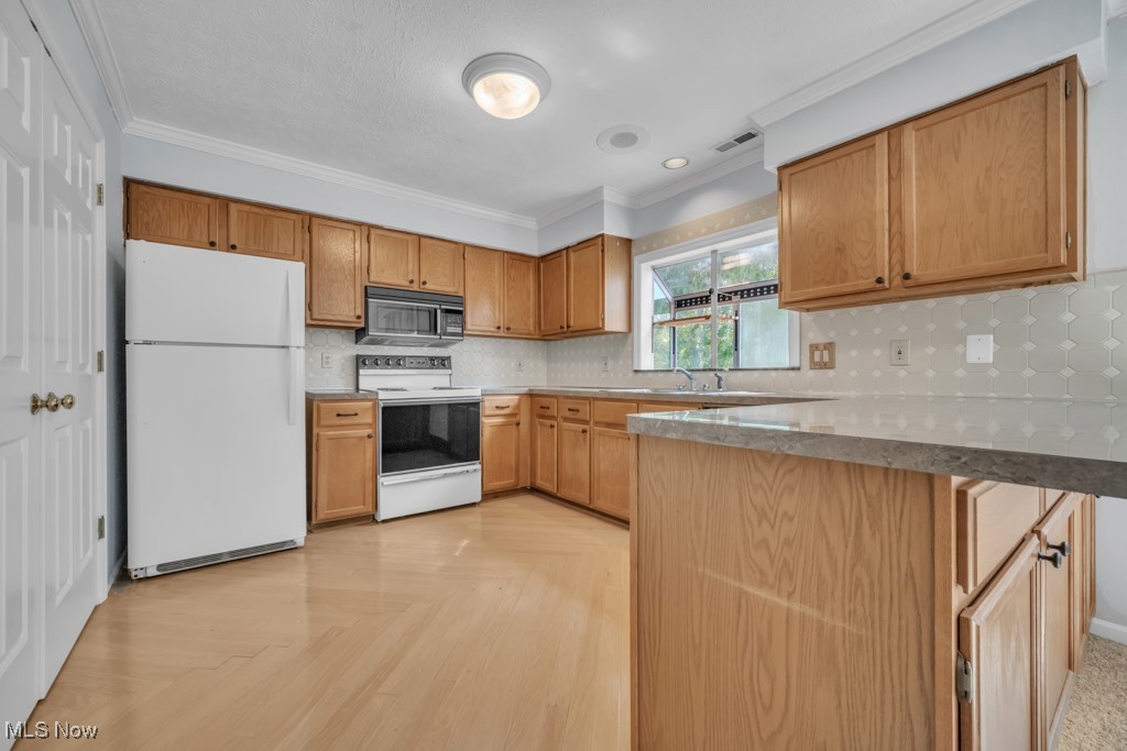 Winding Crk Condos - Residential