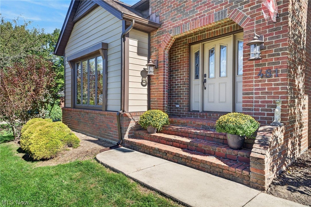 481 Lake of The Woods Boulevard