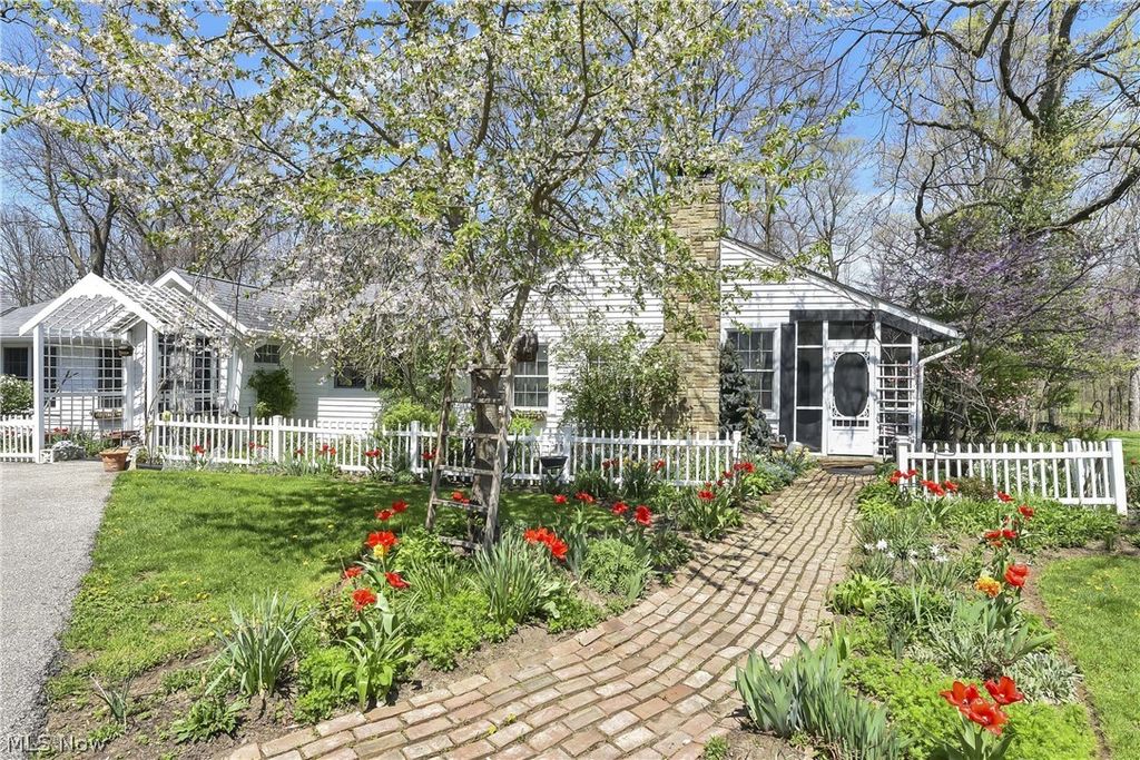 Photo of 4004 Cook Road, Medina, OH 44256 (MLS # 5201707)