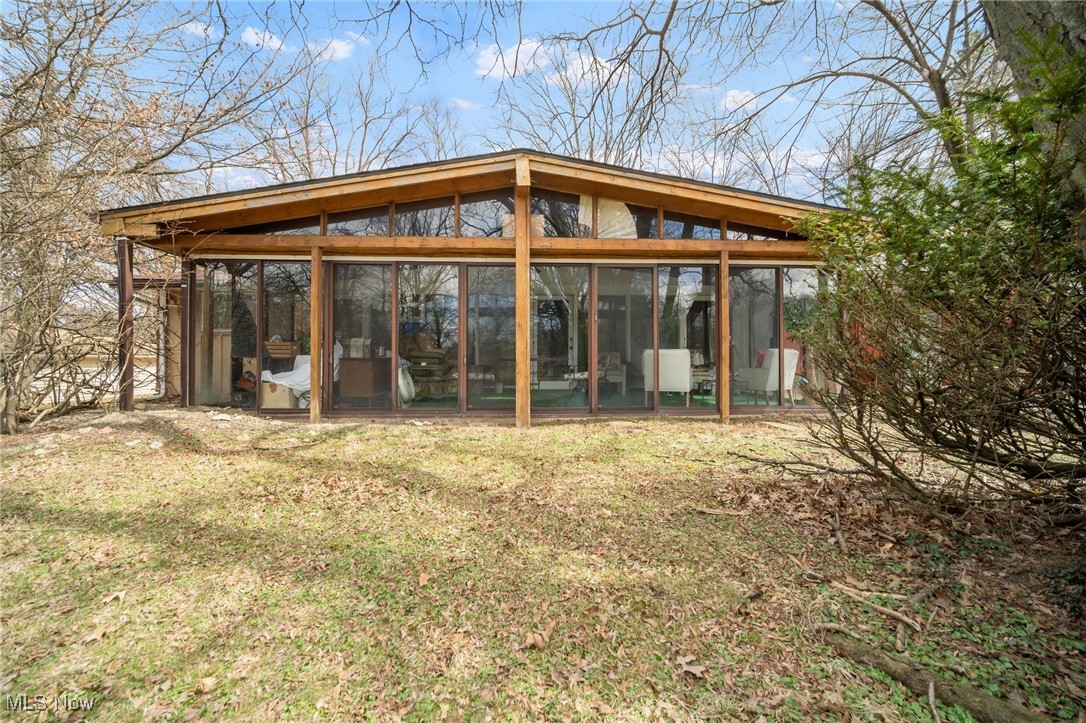 2270 Newbury Drive, East Cleveland, Ohio image 6