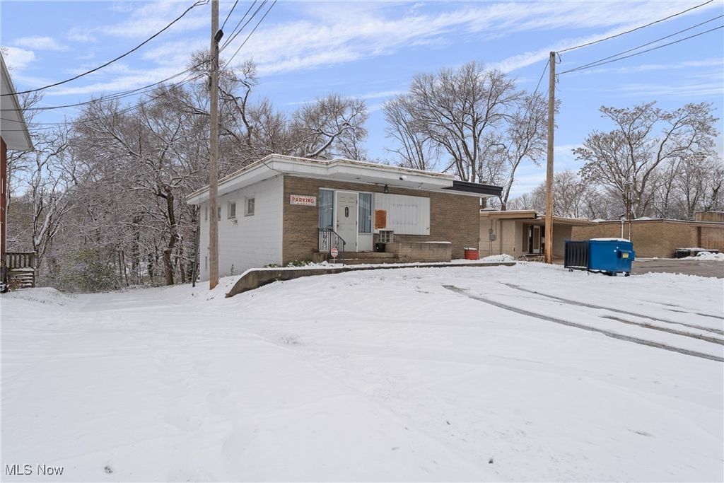 Photo of 1817 Fulton Road, Canton, OH 44709 (MLS # 5182326)