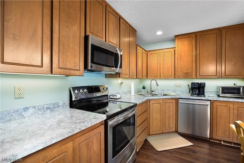 Tiny photo for 13081 Olympus Way, Strongsville, OH 44149 (MLS # 5202637)