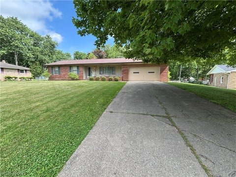 Homes For Sale - 1031 Chevelle Drive<br/> Akron, OH 44319
