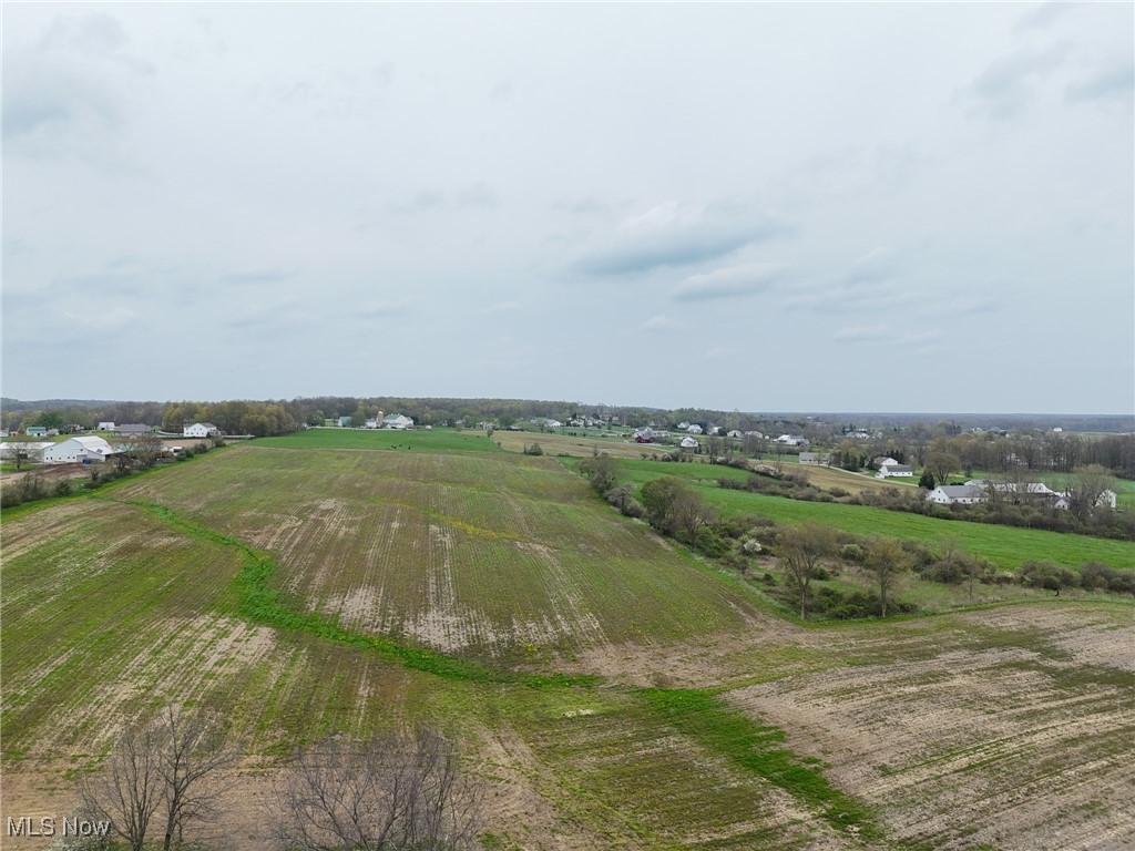 16231 Burton Windsor Road, Middlefield, Ohio image 13
