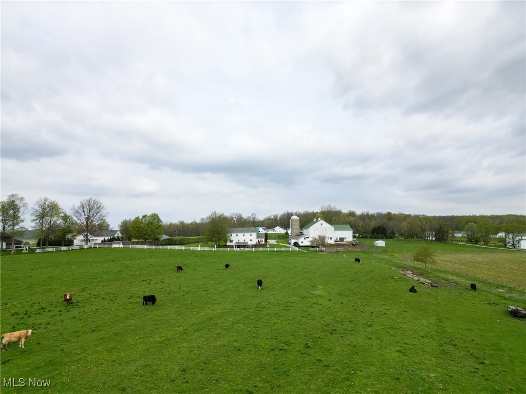 16231 Burton Windsor Road, Middlefield, Ohio image 5