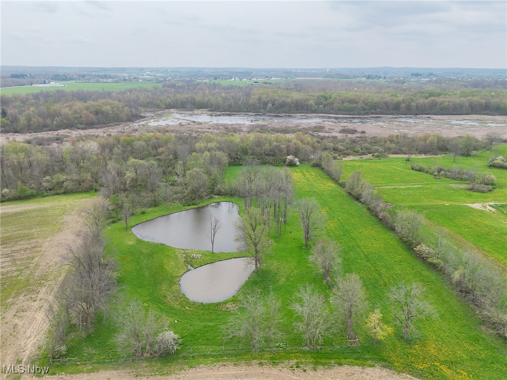 16231 Burton Windsor Road, Middlefield, Ohio image 10
