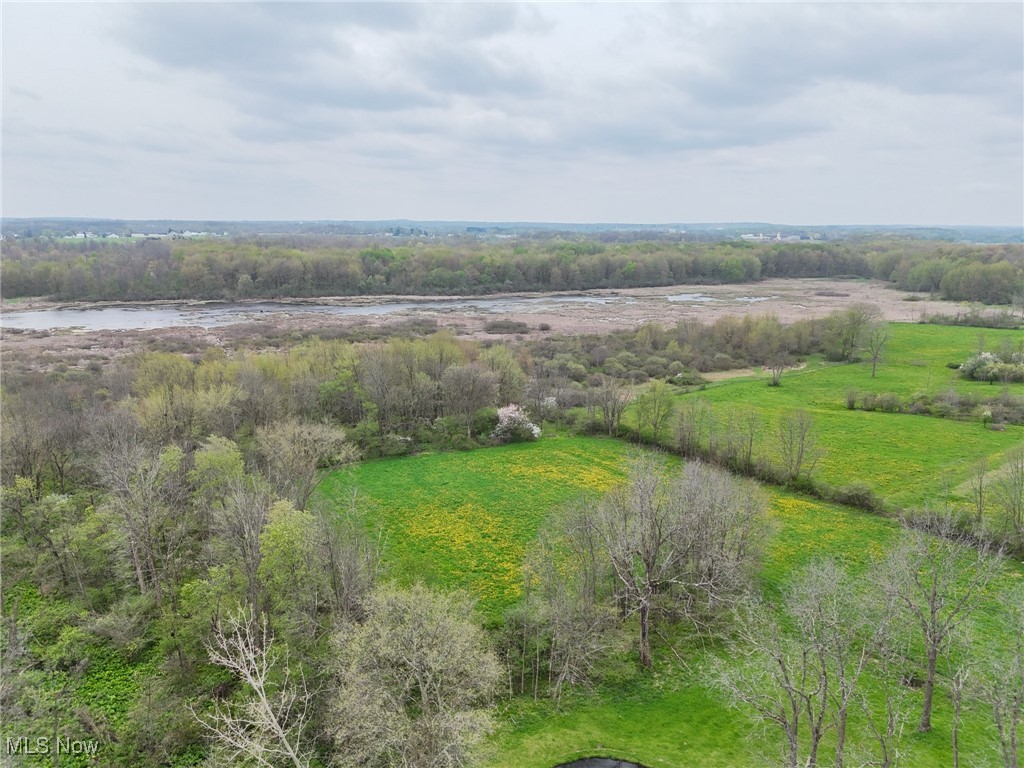 16231 Burton Windsor Road, Middlefield, Ohio image 12