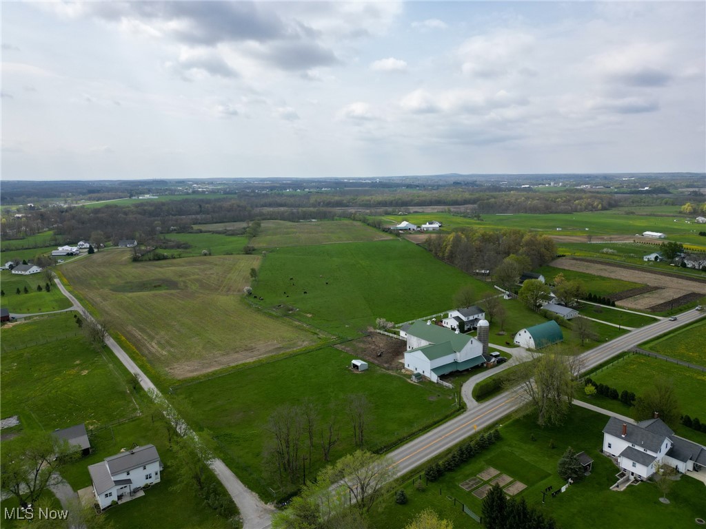 16231 Burton Windsor Road, Middlefield, Ohio image 6