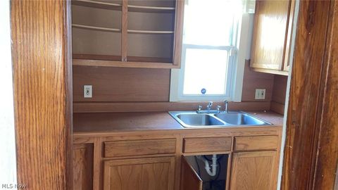 Tiny photo for 417 Cleveland Road, Cleveland, OH 44108 (MLS # 5201998)