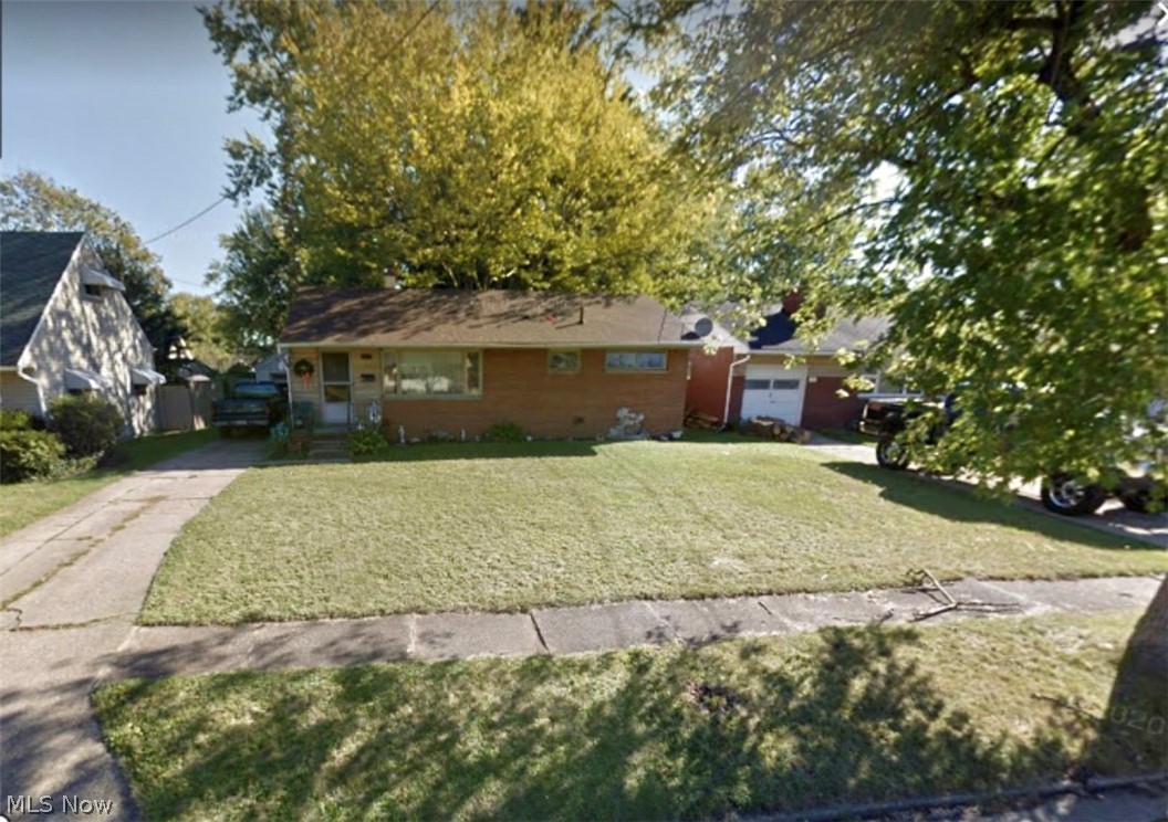 Brick Ranch Home located in the heart of Alliance featuring an oversized 2 car garage. Public records reflect 2 Bed, the possible 3rd bed was used a a dining area and has no closet. In need of some cosmetic repairs but with a little TLC will make a great home for owner occupied or investor. Don't miss out, come see this property while it lasts!