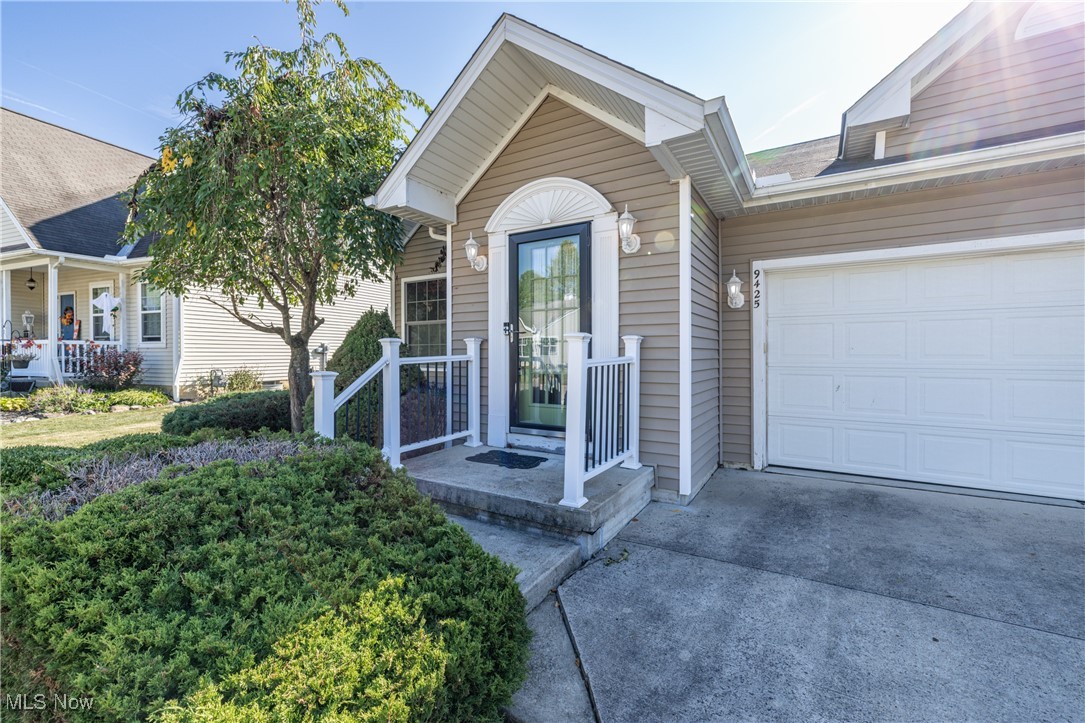 9425 Ravinia Drive