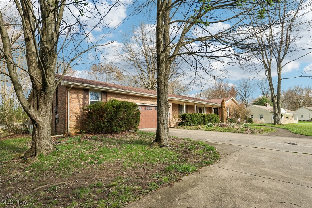 7357 E Parkside Drive, Boardman, Ohio image 3