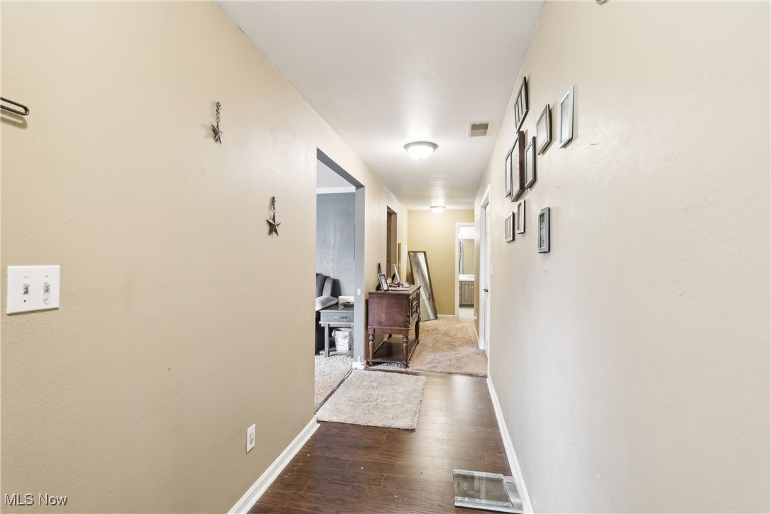 7357 E Parkside Drive, Boardman, Ohio image 7