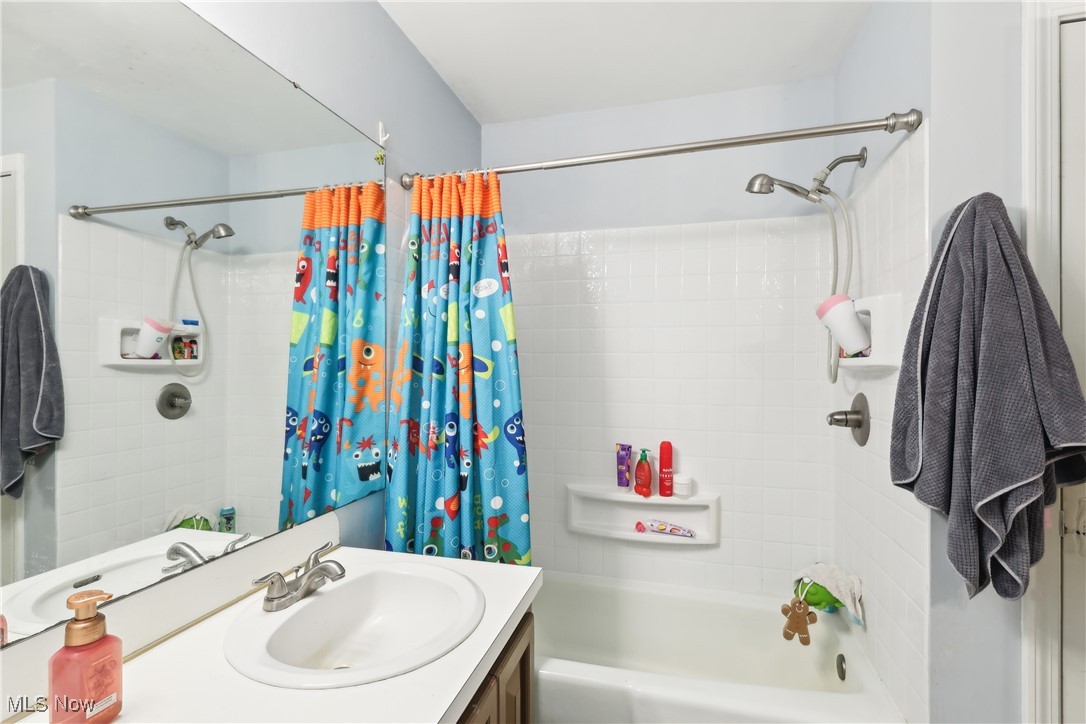 7357 E Parkside Drive, Boardman, Ohio image 20