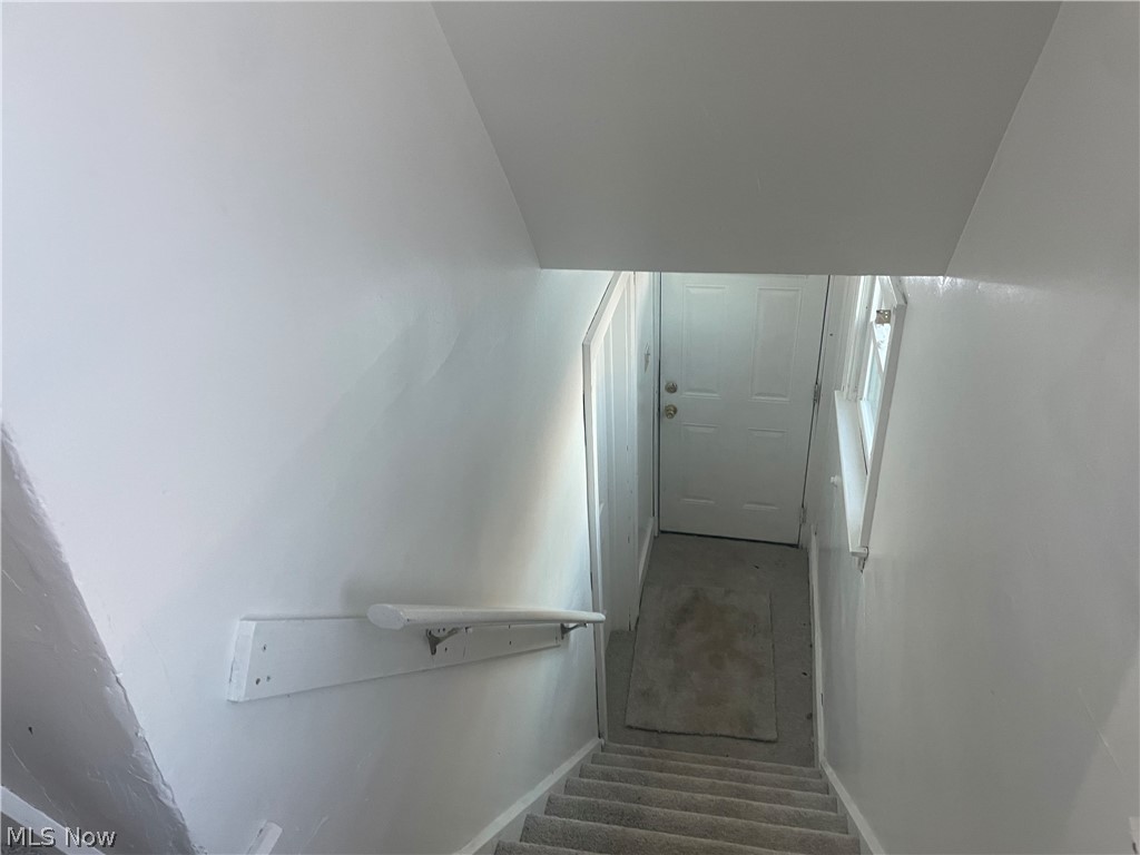 958 E Wilbeth Road Upper