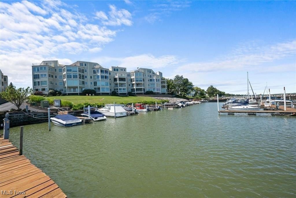 Beachwood Villa - Residential