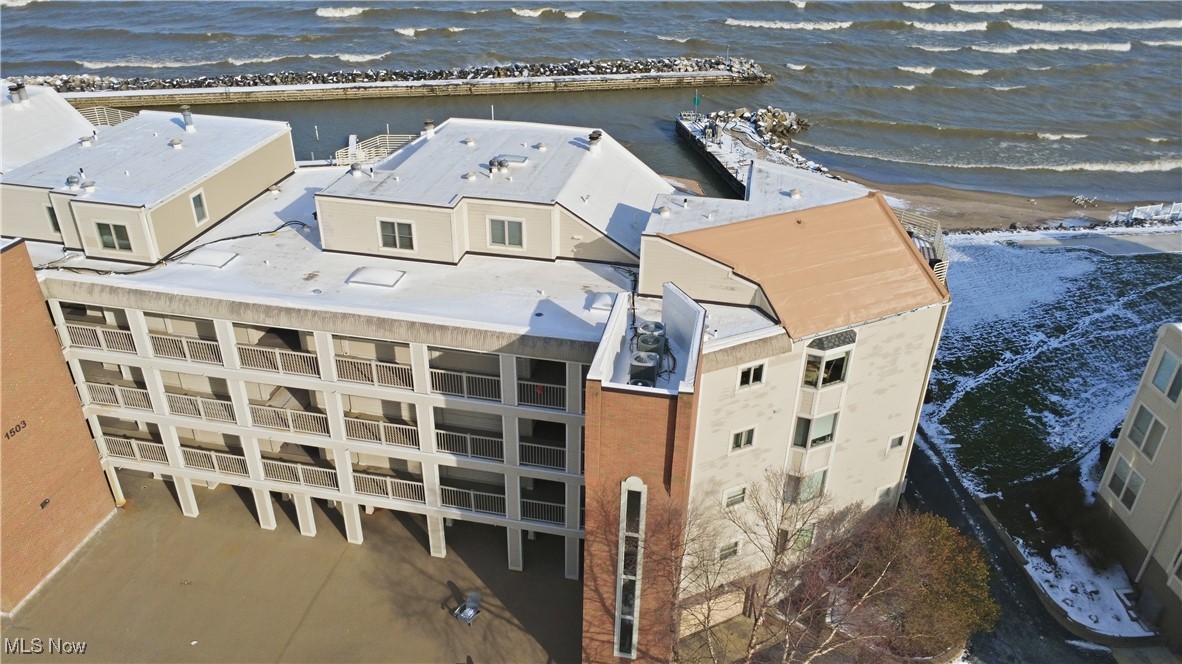 Beachwood Villa - Residential