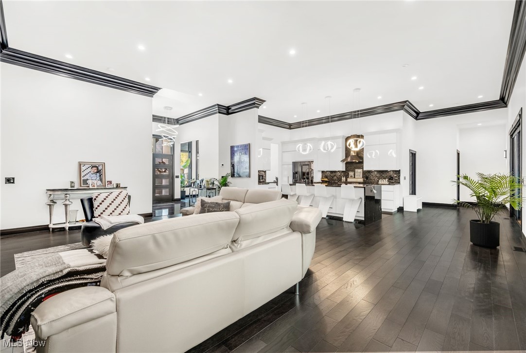 560 Elm Street