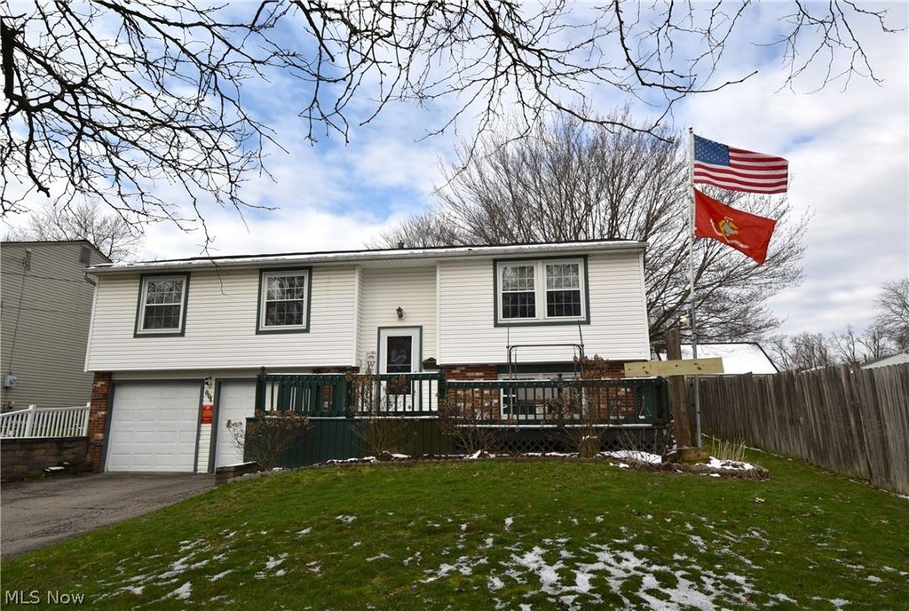 Photo of 804 Texas Avenue, McDonald, OH 44437 (MLS # 5194624)