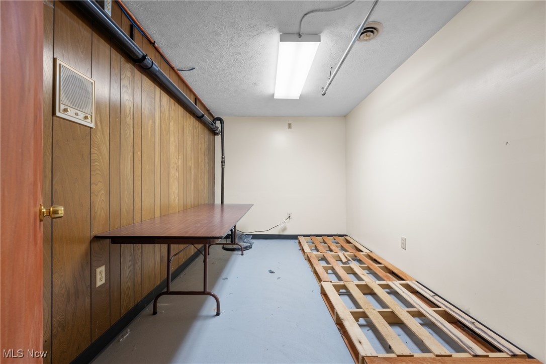 Canton - Commercial Sale