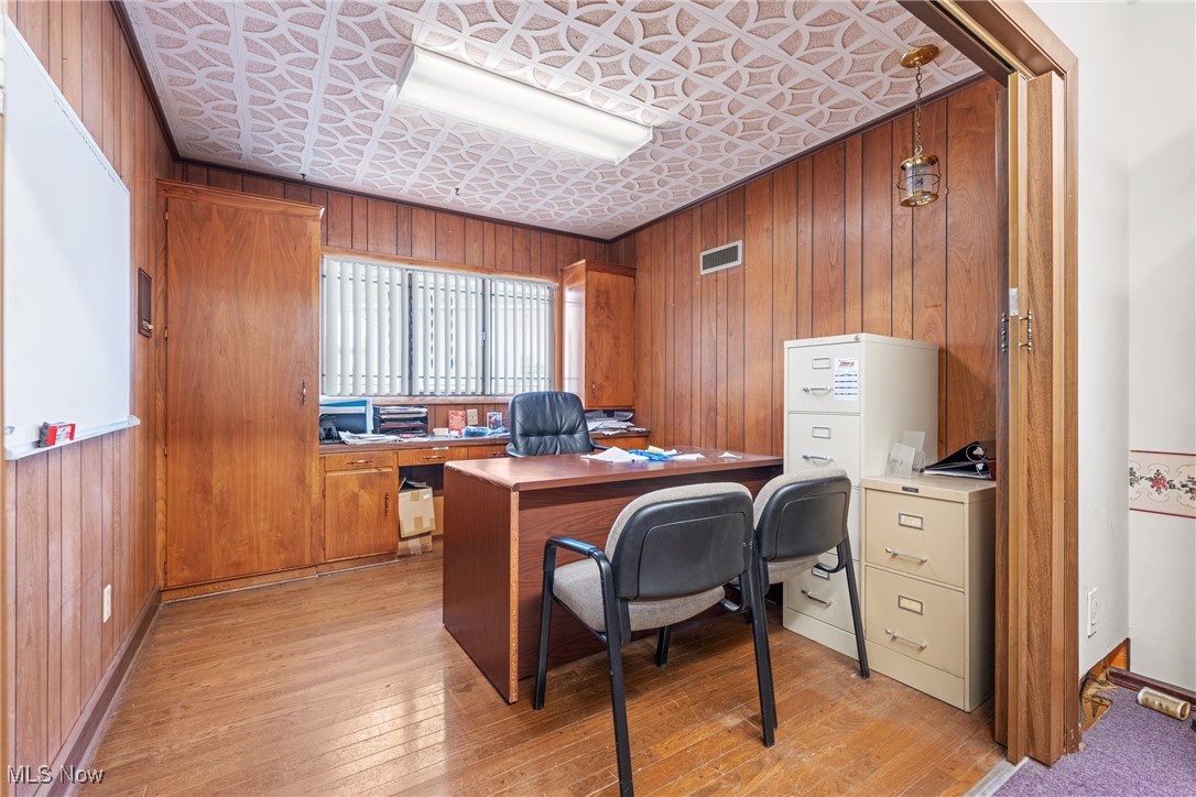 Canton - Commercial Sale