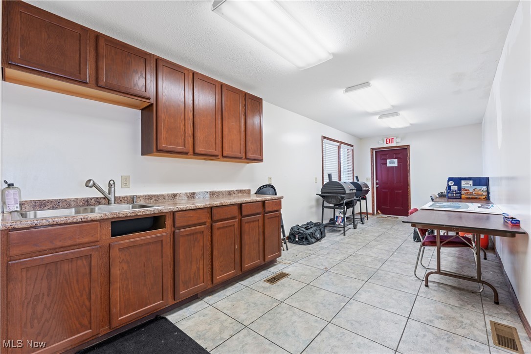 Canton - Commercial Sale