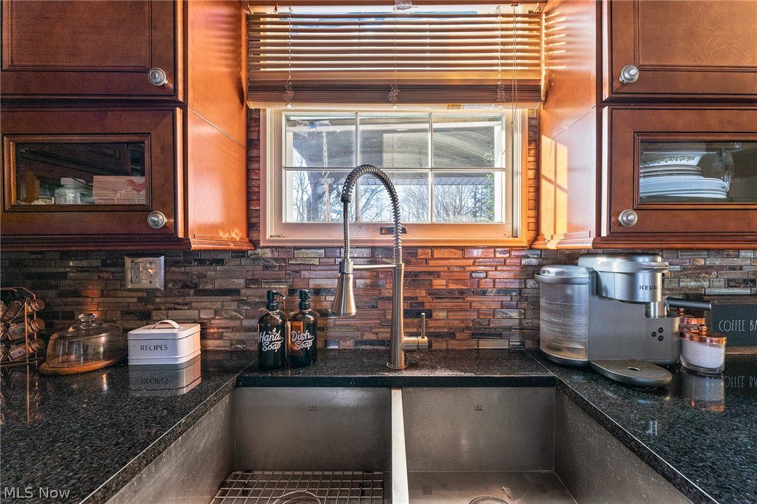 K & L Lyras 01 - Residential