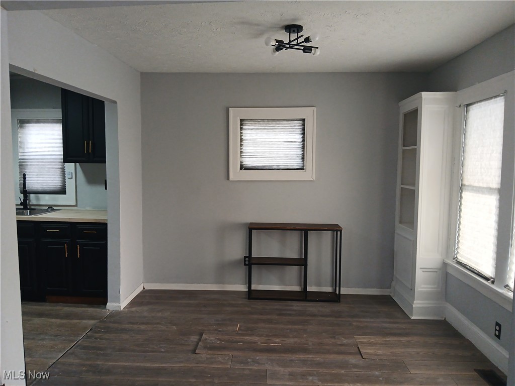 London Roadway Side - Residential