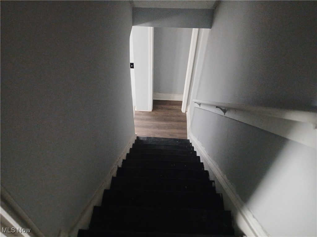 London Roadway Side - Residential