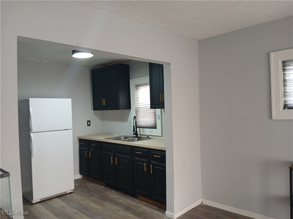 London Roadway Side - Residential