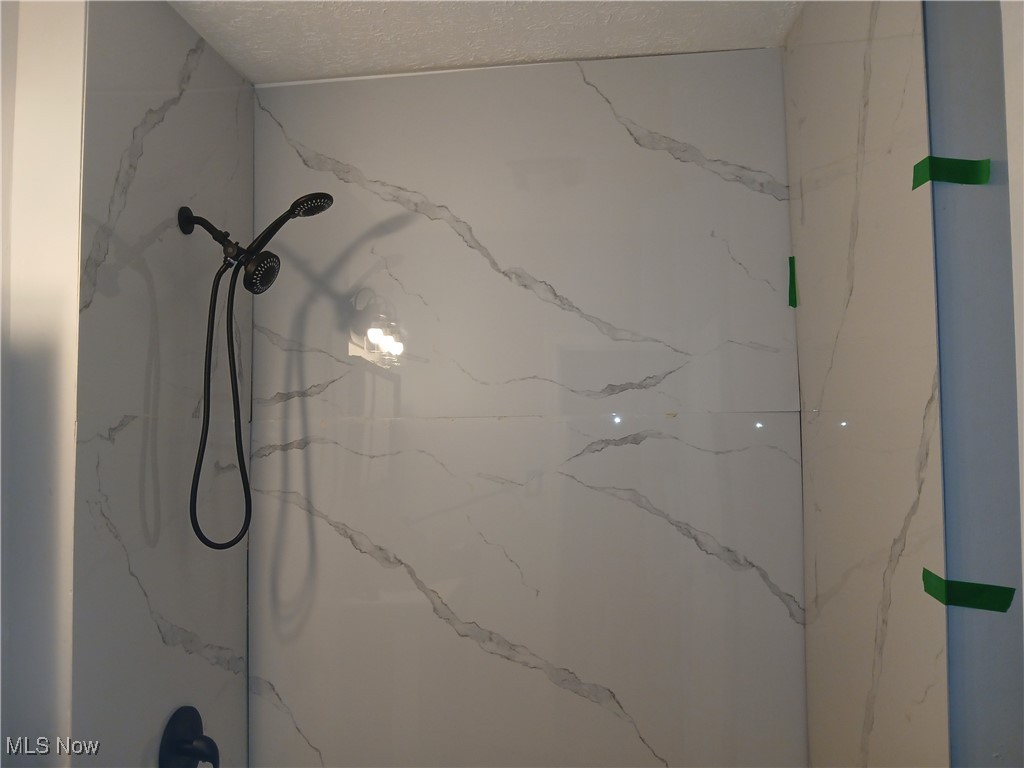 London Roadway Side - Residential