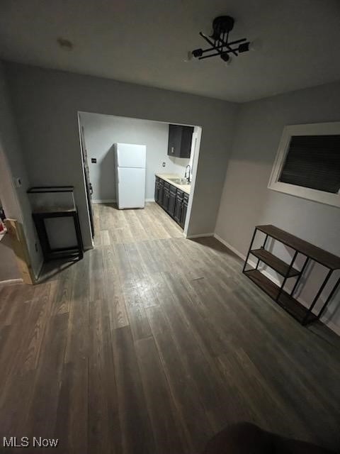 London Roadway Side - Residential