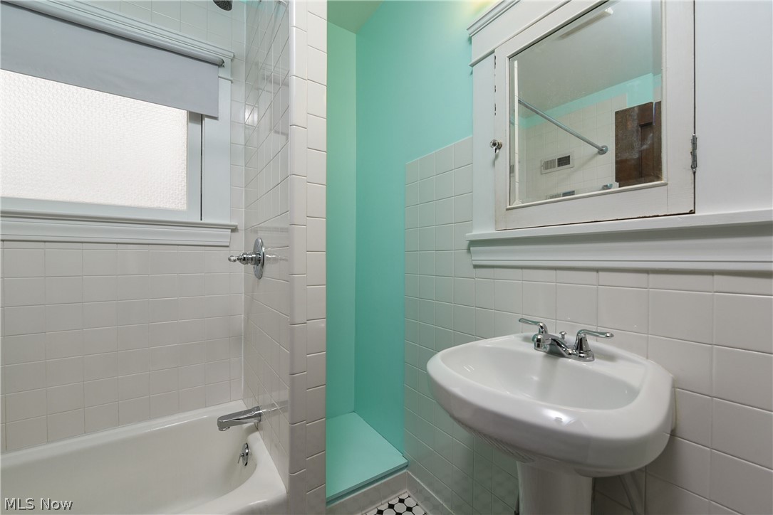 C H Mcintyre Cos Ideal Allot - Residential Income