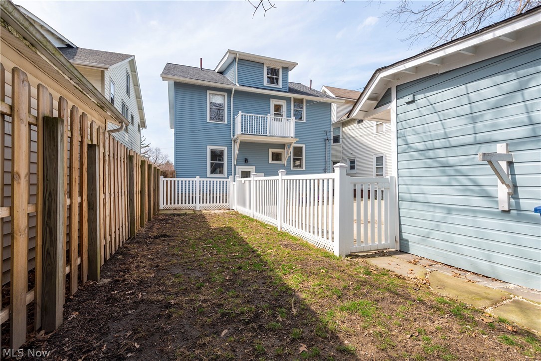 C H Mcintyre Cos Ideal Allot - Residential Income