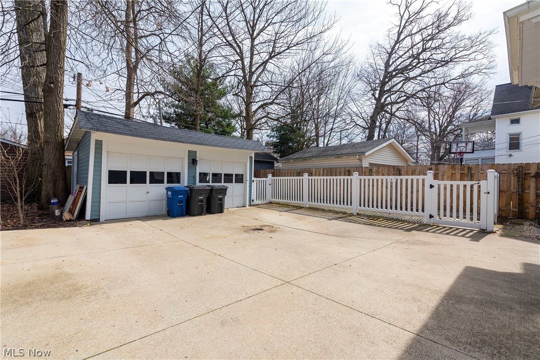 C H Mcintyre Cos Ideal Allot - Residential Income