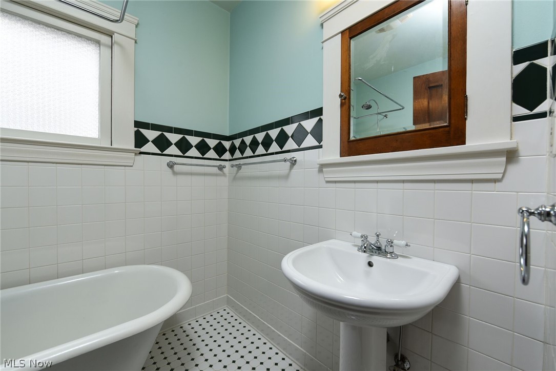 C H Mcintyre Cos Ideal Allot - Residential Income