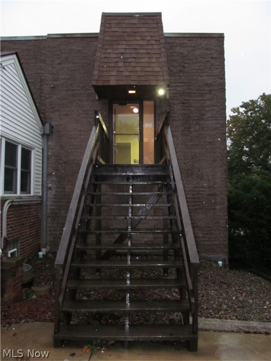Office space. Location, location, location! Utilities included! Gas, electric, water & sewer. Easy to show. Immediate Possession! 24x17 lobby, 13x11 kitchenette/break room, two 13x12 private offices and 16x16 big conference room. Private bathroom. Five front parking spots and plentiful rear parking spots. Has attached party room for discounted rentals for company fun times & meetings. Walk in closet for storage. Neutral colors throughout. Close to highways, restaurants and shopping