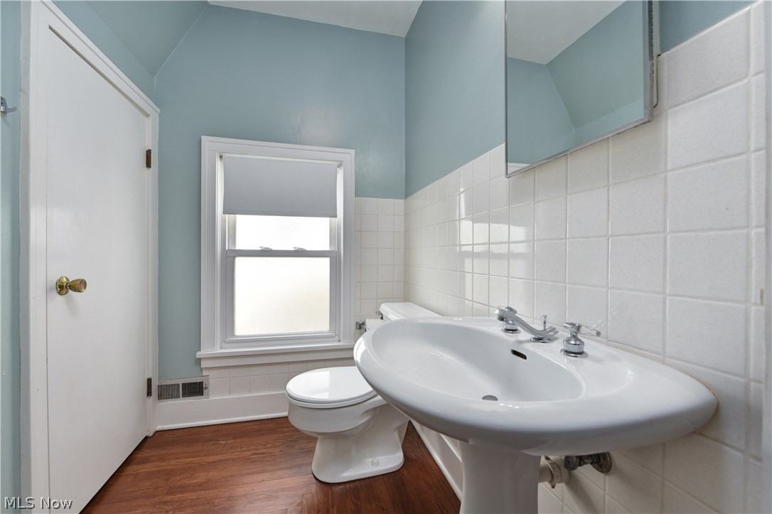 Beach Cliff 01 - Residential