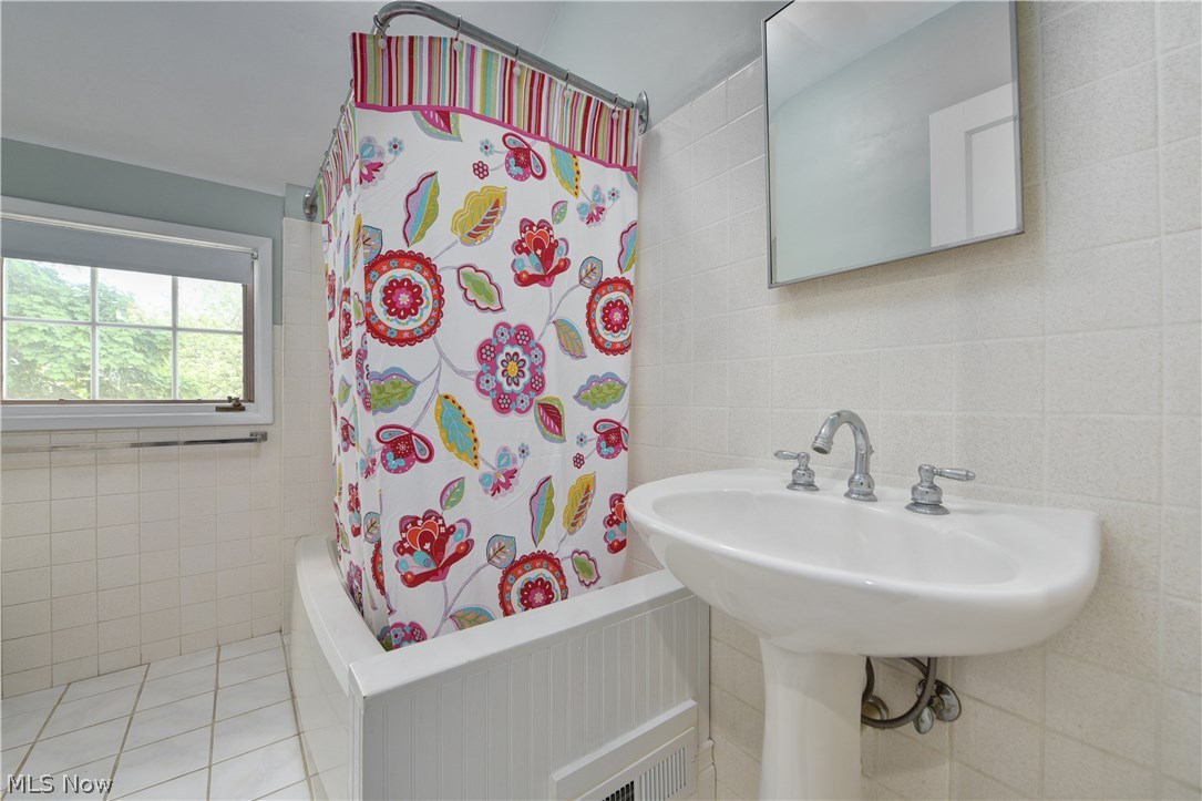 Beach Cliff 01 - Residential