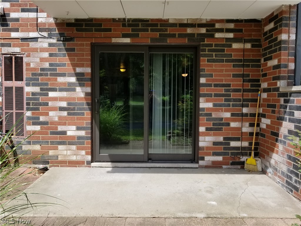 Royal Arms West - Residential Lease