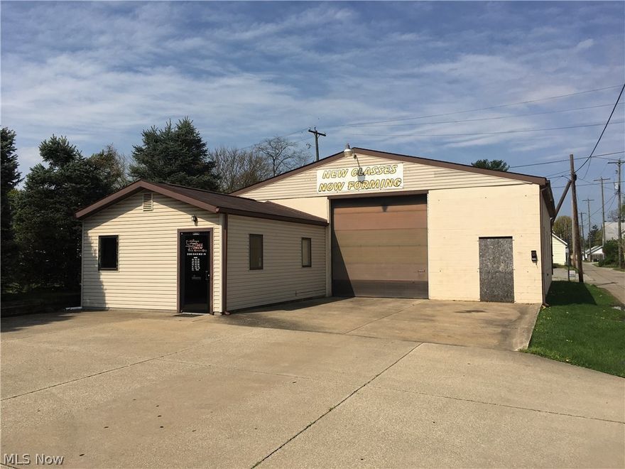 Great Opportunity! Real Estate Only. Ideal For Small Business In Need Of Space. Perfect for retail or office. 2000 Sq. Ft. with 320 Sq Ft office and reception area. Well Maintained. Prime location just off W High Ave and close to interstate. Updated in 2001. Paved parking area.